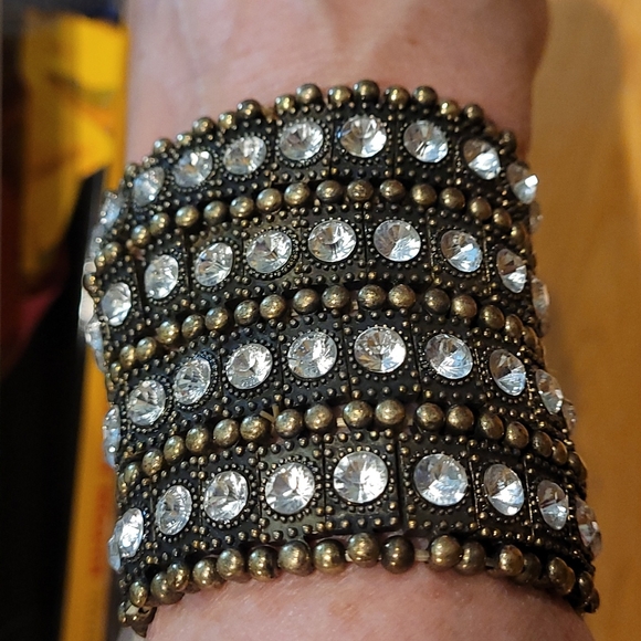 Rhinestone & Brass Beaded bracelet LIKE NEW, Heavy wirh A Lovely Fit! - Picture 7 of 7